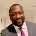Photo de portrait d'Ibrahima Diawara, CEO de IBI Group, apportant son témoignage sur les réalisations de HBA Architecture au Mali et au Niger.